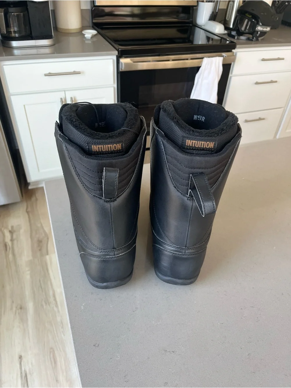 Women’s Black Snowboard Boots - Easy BOA Fit